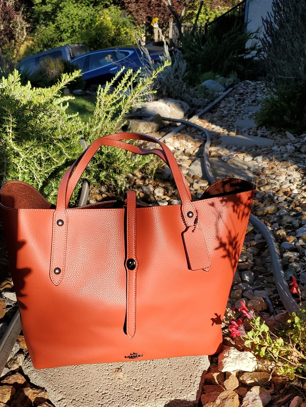 Like NEW Coach Market Tote Glitter Edge - Picture 15 of 15